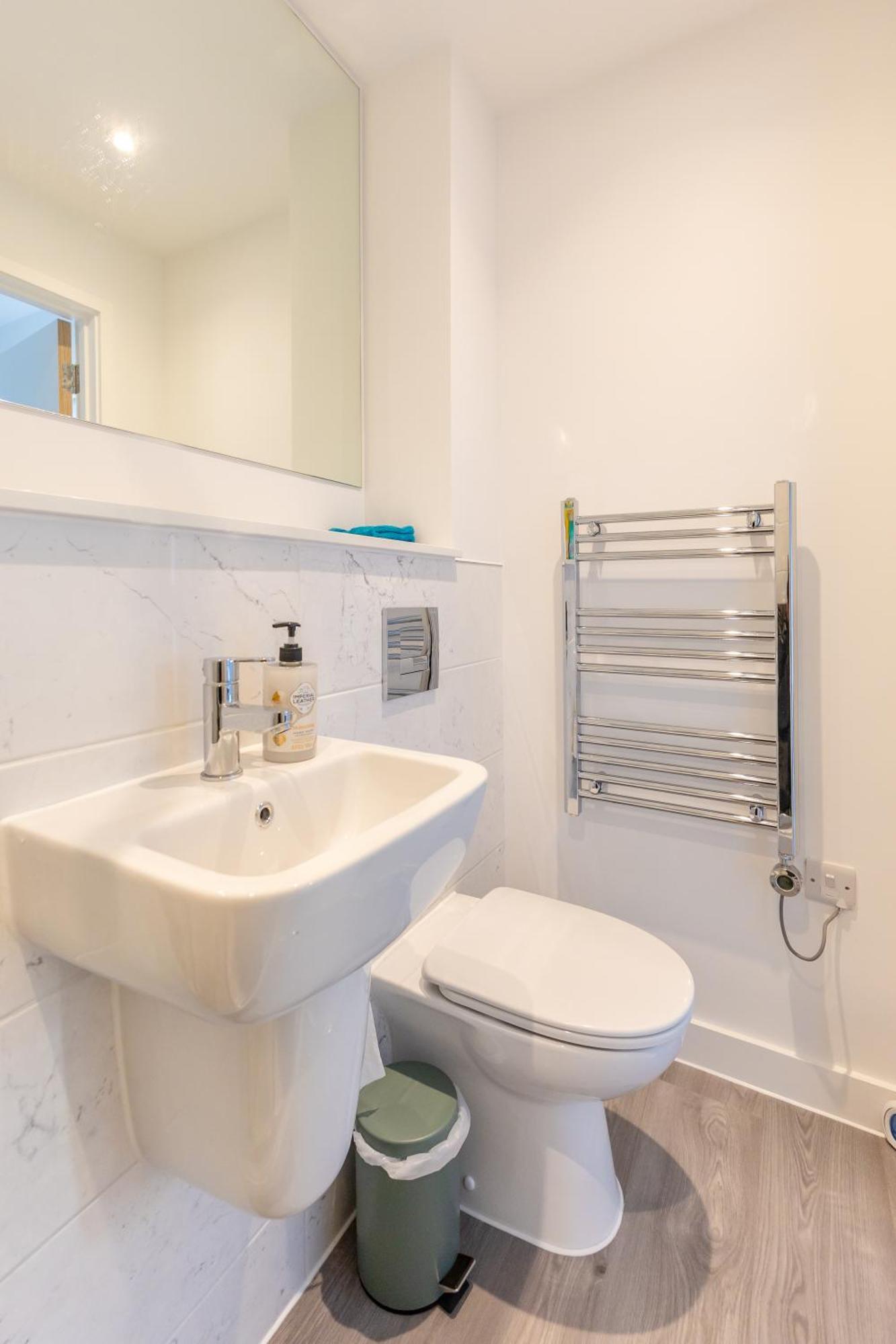 Stunning Modern 3 Bedroom Townhouse - Perfect Getaway Manchester Ngoại thất bức ảnh