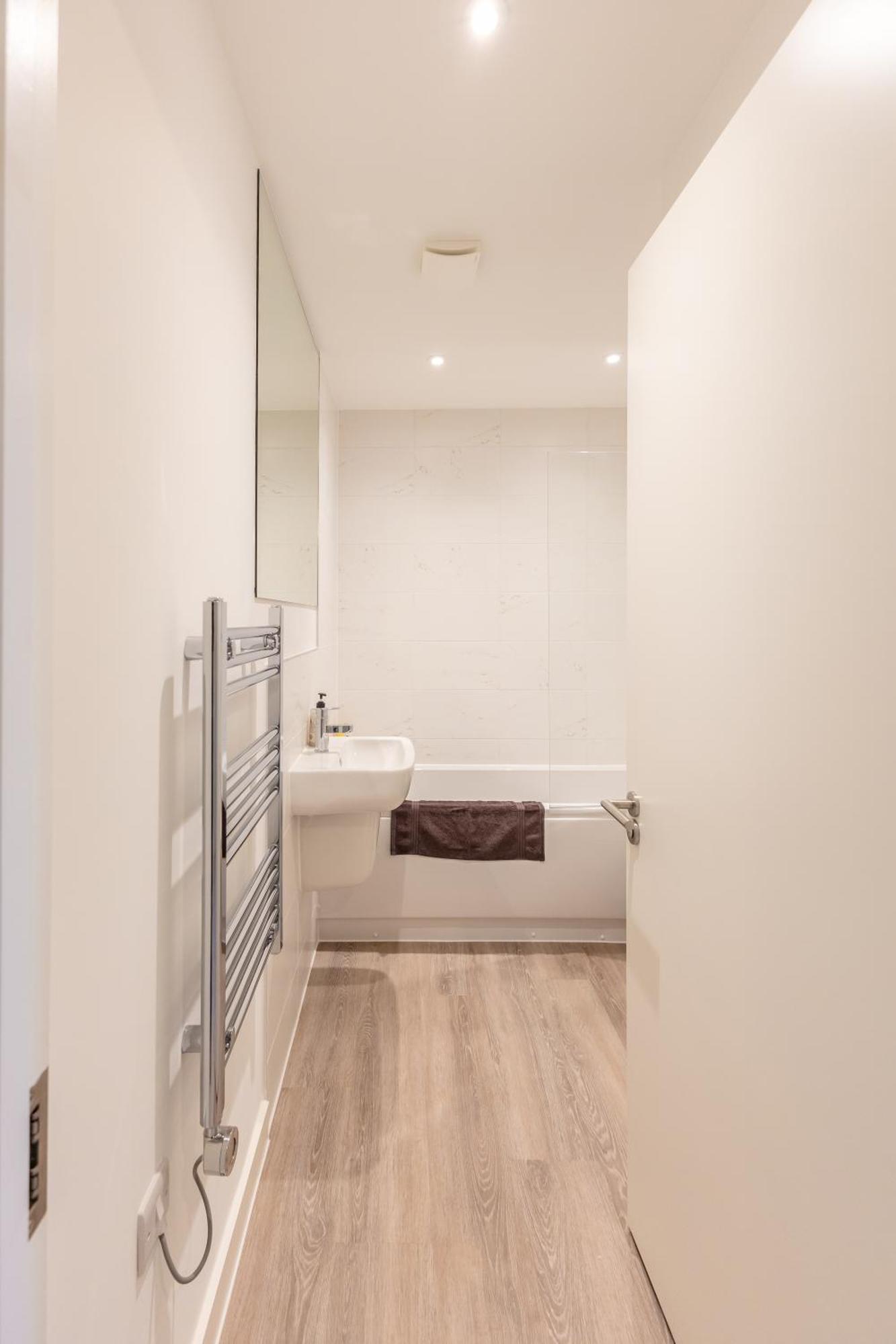 Stunning Modern 3 Bedroom Townhouse - Perfect Getaway Manchester Ngoại thất bức ảnh